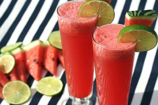 로비 라운지 '더 라운지'는 수박 주스를 내놓는다. 켄싱턴 제주 호텔 제공